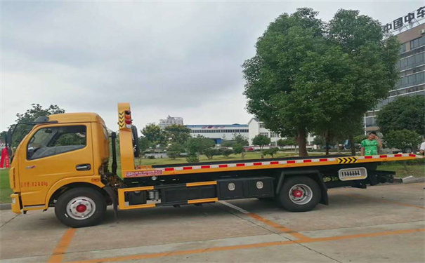 西藏定远24小时拖车救援电话号码，定远道路救援公司怎么收费的